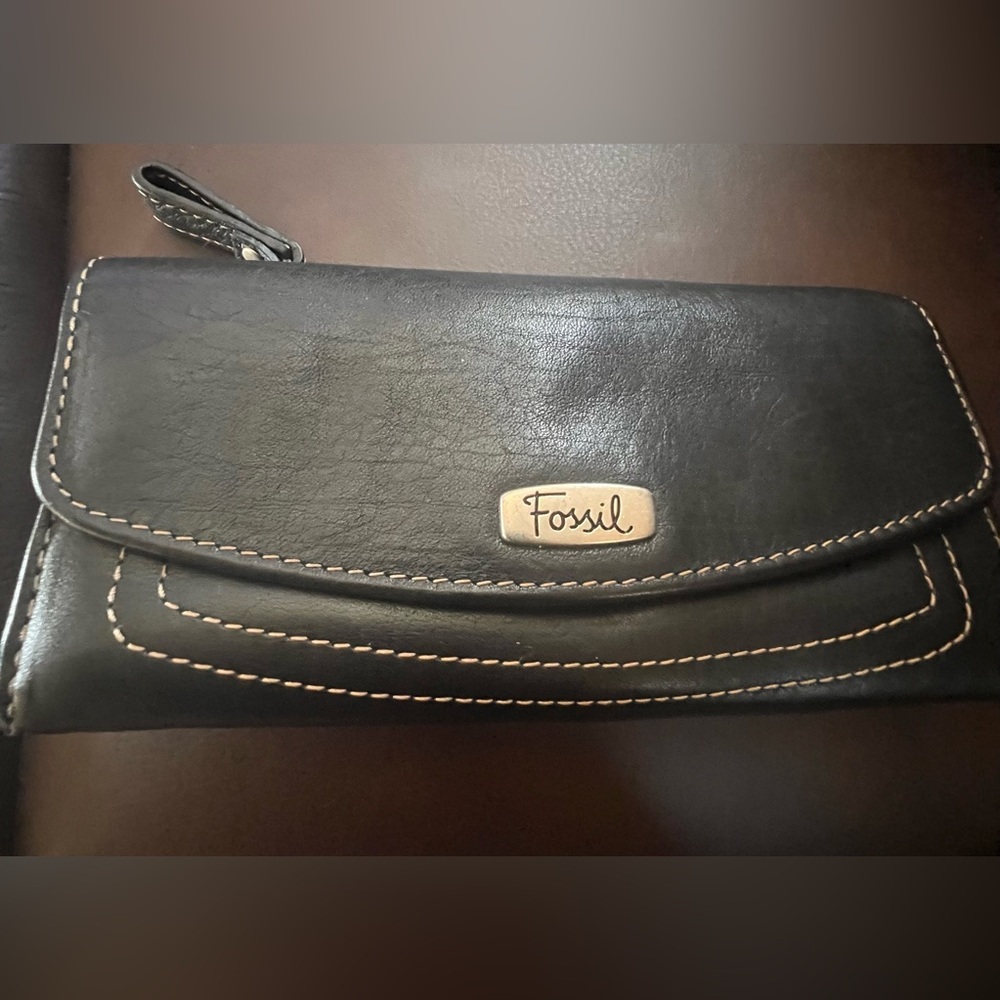 Fossil Black Leather Wallet with Stitching
